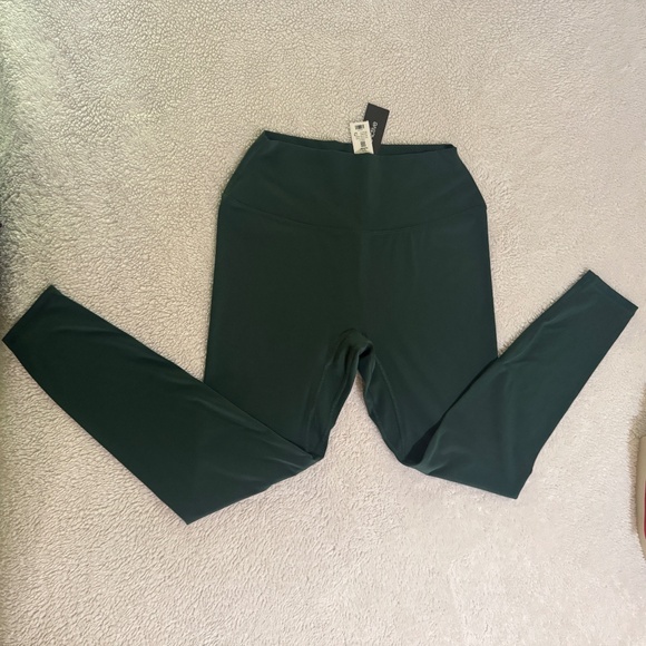 GARAGE SoftActive Leggings in Lush Green - Picture 1 of 3